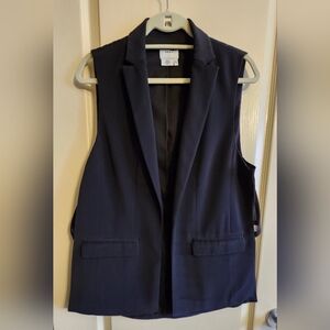 DKNY Collared Sleeveless Long Black Vest. Size Small. Like new 🖤